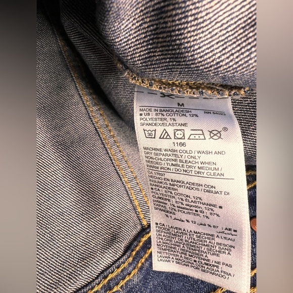 Old Navy Women’s Trucker Style Front Pockets Blue Denim Jacket SZ M - Picture 8 of 8